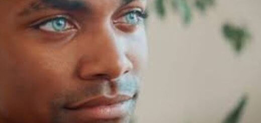 Pic showing how beauty is in the eyes of the Beholder