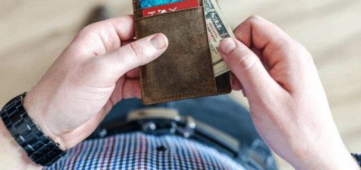 best ways to keep your moeny safe when travelling