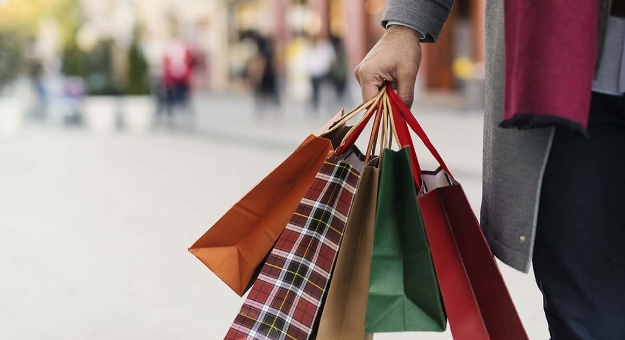 Ways to Look Great While Saving Money at the Mall